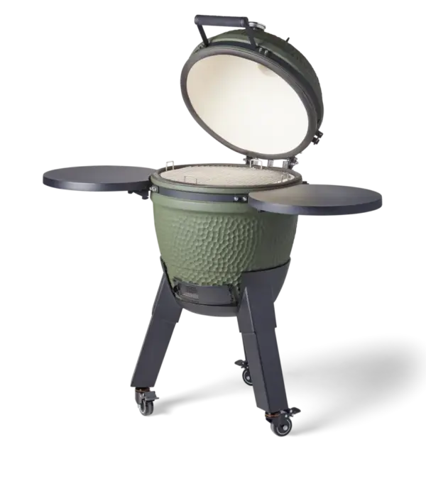 Zijaanzicht Moddern Green Complete kamado met geopend deksel en zicht op het keramische binnenwerk